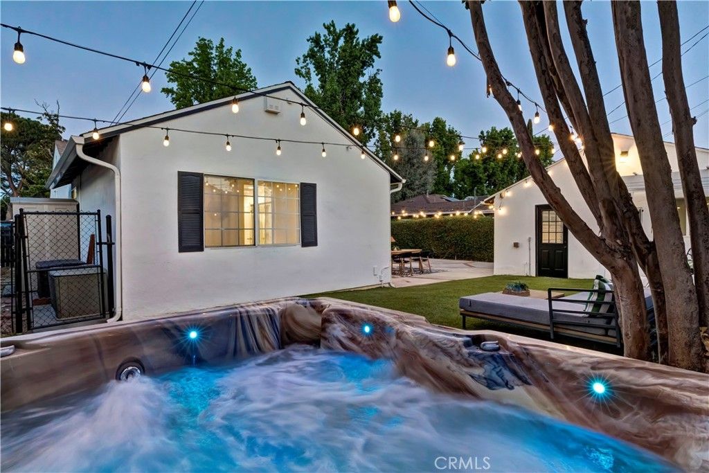 Image 61 of property listing at 5429 Columbus Avenue, Sherman Oaks, CA 91411
