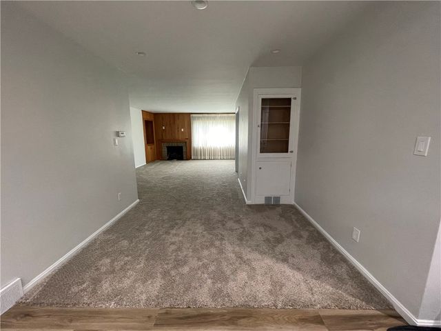 110 Ellis Ave, Hermitage, PA 16148