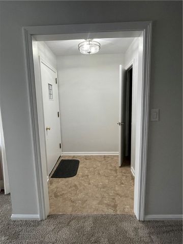 110 Ellis Ave, Hermitage, PA 16148