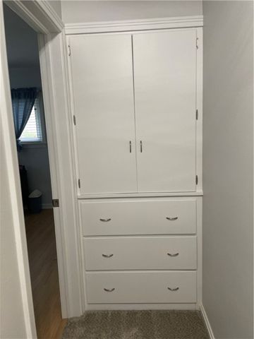 110 Ellis Ave, Hermitage, PA 16148