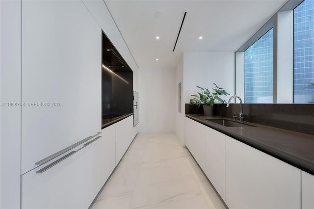 300 Biscayne Boulevard Way 1105C, Miami, FL 33131