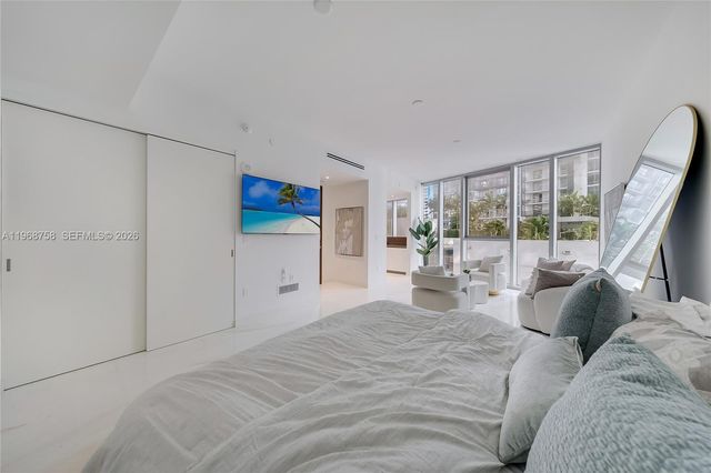 300 Biscayne Boulevard Way 1105C, Miami, FL 33131