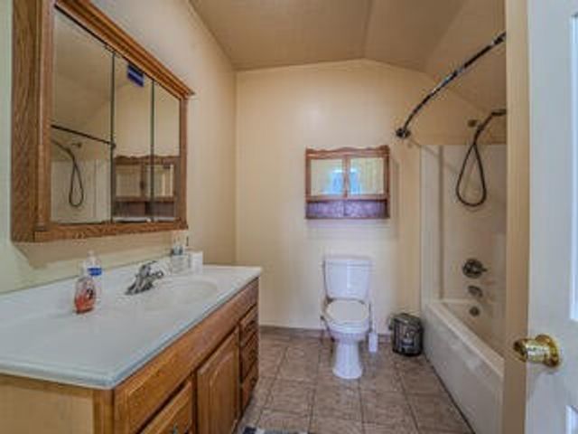 1991 N Concord Road, Albion, MI 49224