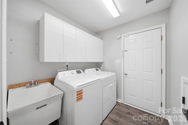 2478 23rd Street NE, Hickory, NC 28601