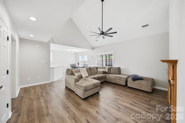 2478 23rd Street NE, Hickory, NC 28601