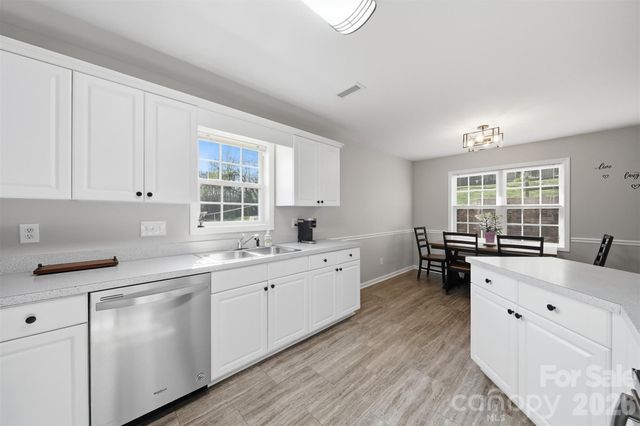 2478 23rd Street NE, Hickory, NC 28601