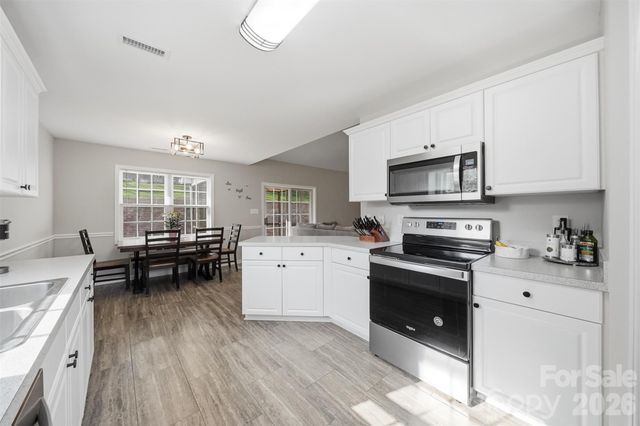 2478 23rd Street NE, Hickory, NC 28601
