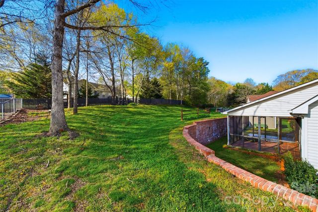 2478 23rd Street NE, Hickory, NC 28601
