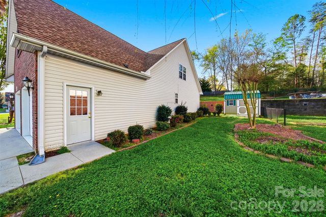 2478 23rd Street NE, Hickory, NC 28601