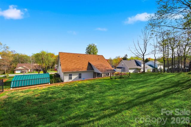 2478 23rd Street NE, Hickory, NC 28601