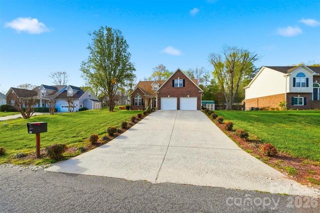 2478 23rd Street NE, Hickory, NC 28601