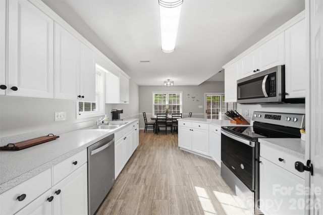 2478 23rd Street NE, Hickory, NC 28601
