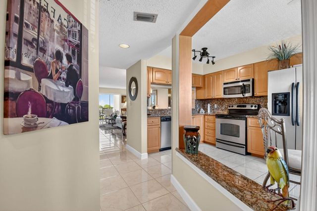 14460 Strathmore Lane 605, Delray Beach, FL 33446