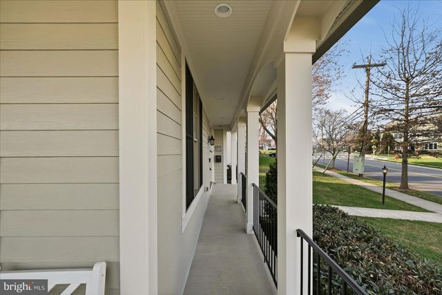 802 COTTAGE ST SW, Vienna, VA 22180