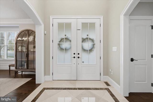 802 COTTAGE ST SW, Vienna, VA 22180