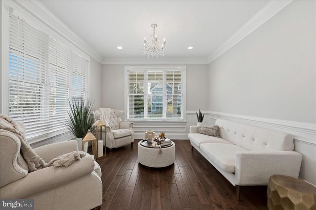 802 COTTAGE ST SW, Vienna, VA 22180