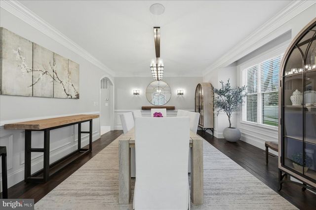 802 COTTAGE ST SW, Vienna, VA 22180