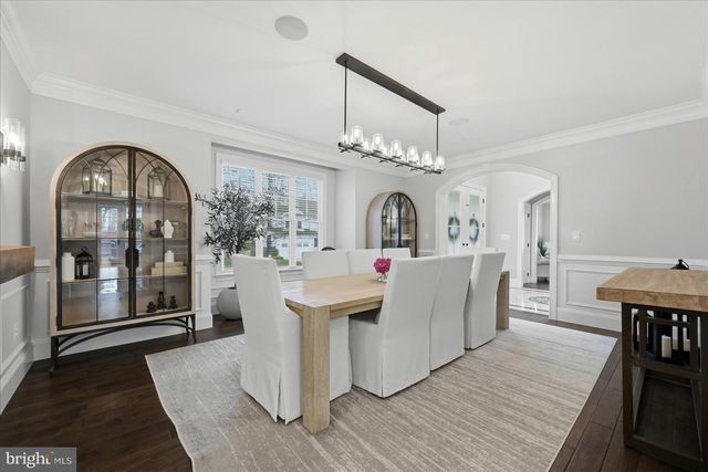 802 COTTAGE ST SW, Vienna, VA 22180