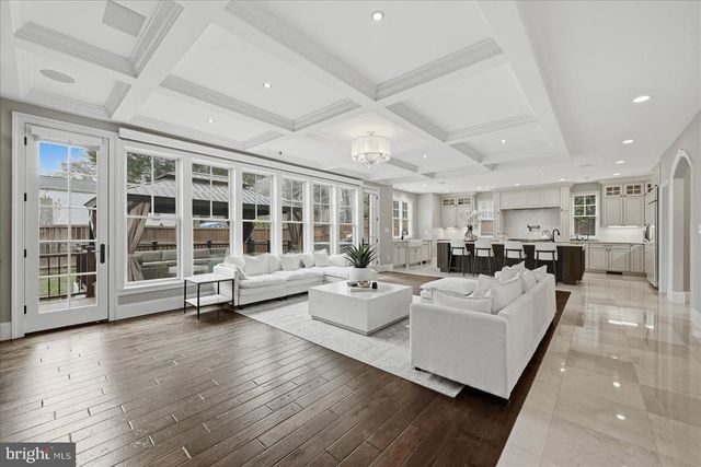 802 COTTAGE ST SW, Vienna, VA 22180