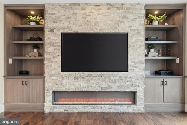 802 COTTAGE ST SW, Vienna, VA 22180