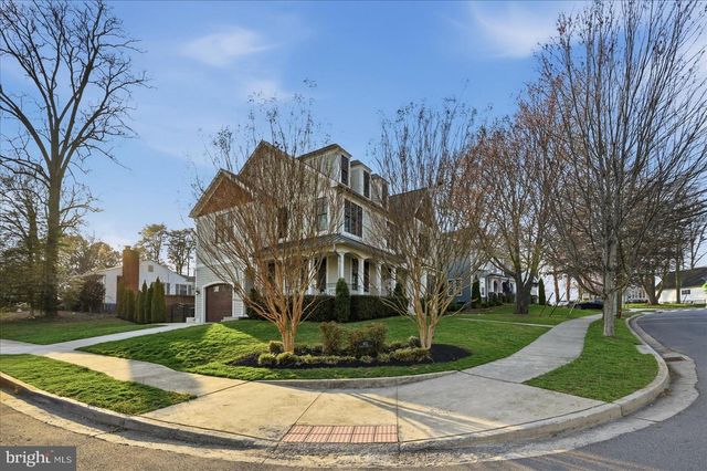 802 COTTAGE ST SW, Vienna, VA 22180