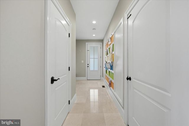 802 COTTAGE ST SW, Vienna, VA 22180