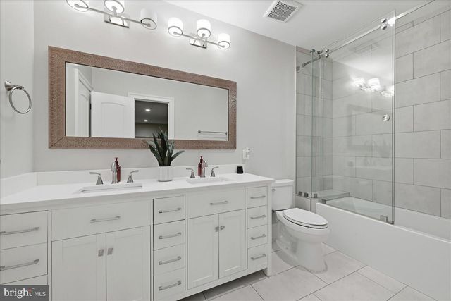 802 COTTAGE ST SW, Vienna, VA 22180