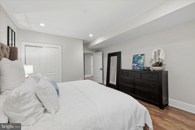 802 COTTAGE ST SW, Vienna, VA 22180