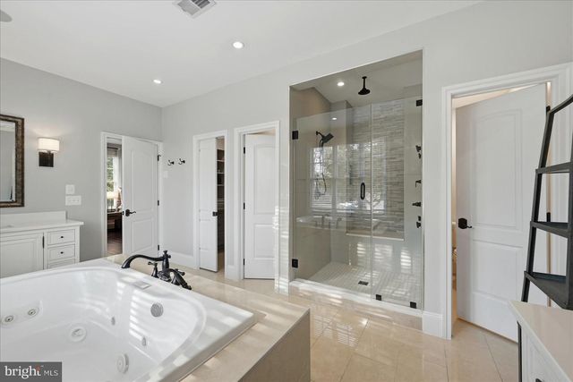 802 COTTAGE ST SW, Vienna, VA 22180