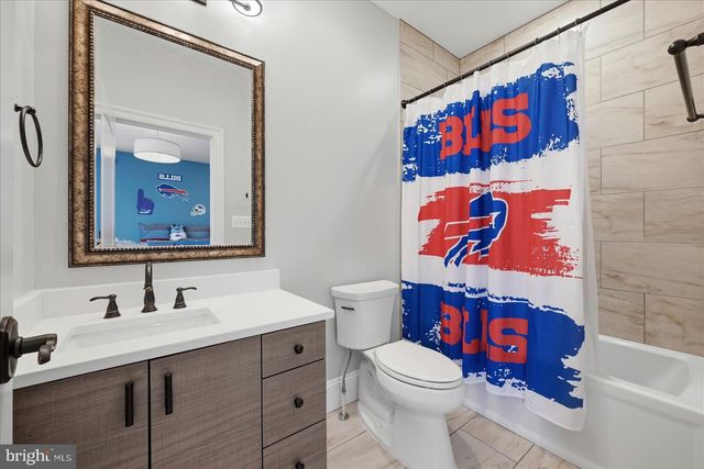 802 COTTAGE ST SW, Vienna, VA 22180