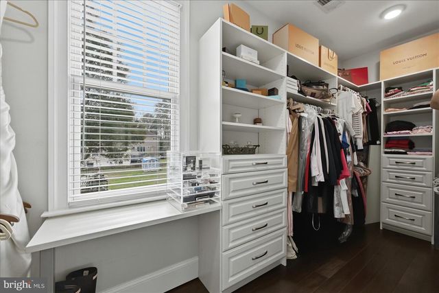 802 COTTAGE ST SW, Vienna, VA 22180