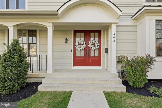 802 COTTAGE ST SW, Vienna, VA 22180