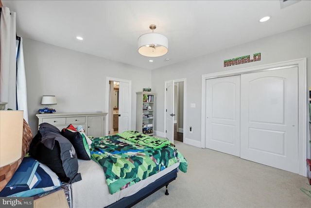 802 COTTAGE ST SW, Vienna, VA 22180