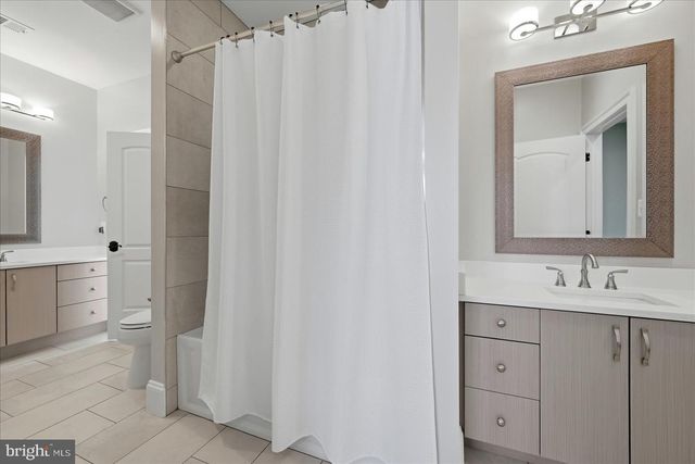 802 COTTAGE ST SW, Vienna, VA 22180