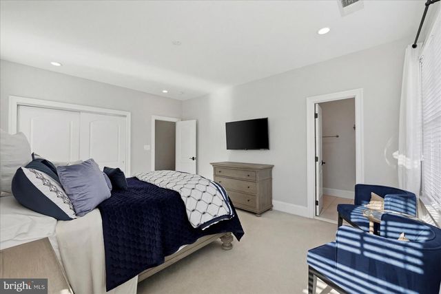 802 COTTAGE ST SW, Vienna, VA 22180