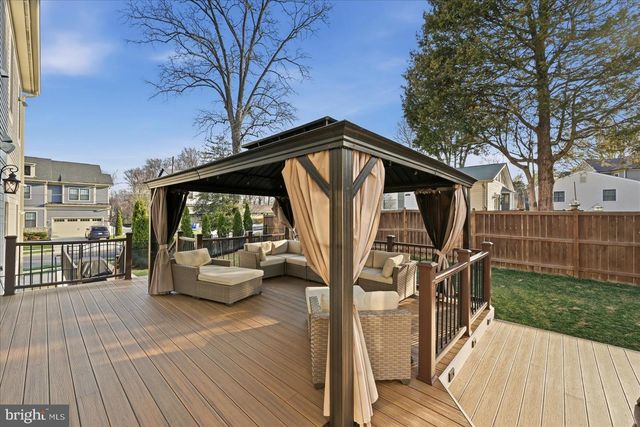 802 COTTAGE ST SW, Vienna, VA 22180