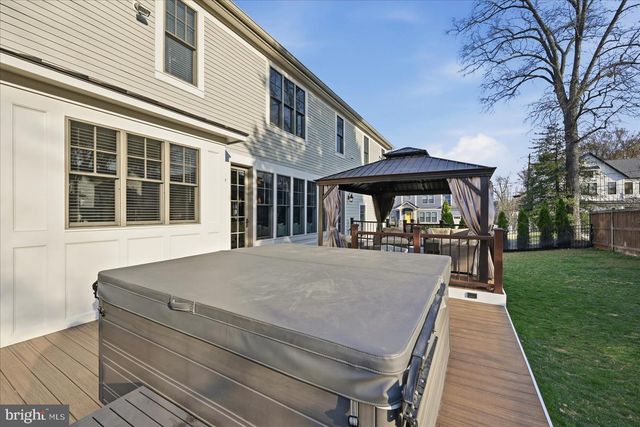 802 COTTAGE ST SW, Vienna, VA 22180