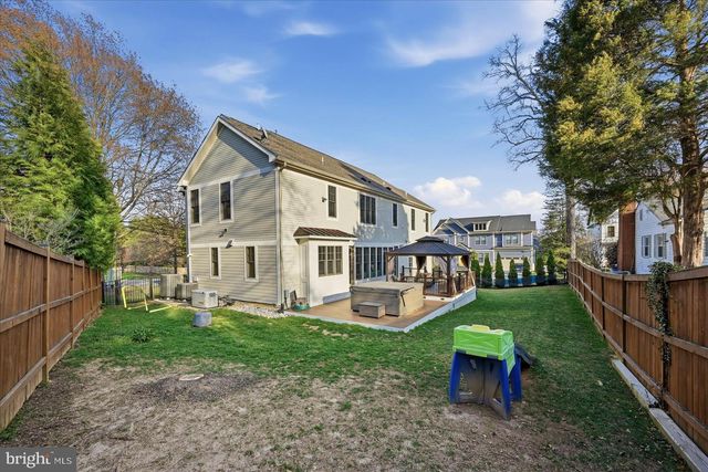 802 COTTAGE ST SW, Vienna, VA 22180