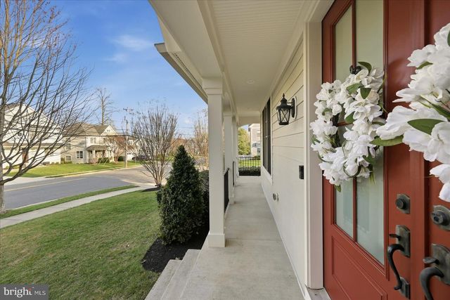 802 COTTAGE ST SW, Vienna, VA 22180