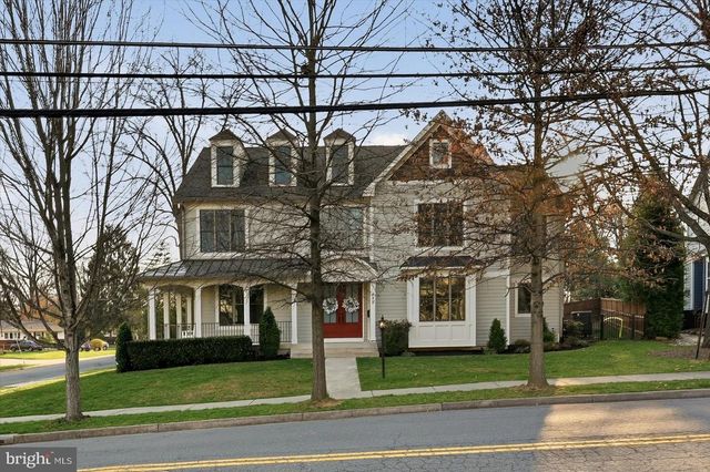 802 COTTAGE ST SW, Vienna, VA 22180