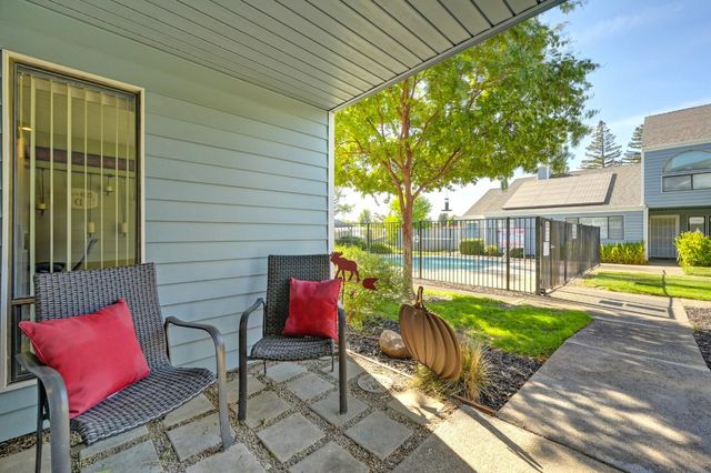 5943 Main Ave #D, Orangevale, CA 95662