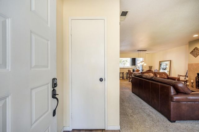 5943 Main Ave #D, Orangevale, CA 95662