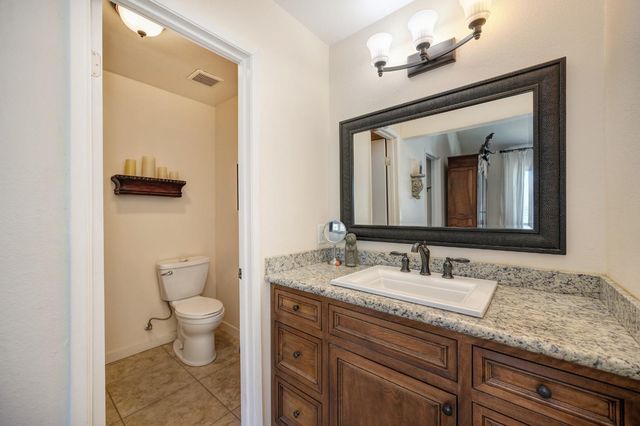 5943 Main Ave #D, Orangevale, CA 95662