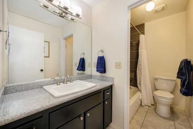 5943 Main Ave #D, Orangevale, CA 95662