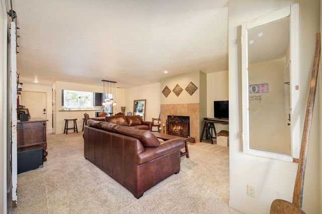 5943 Main Ave #D, Orangevale, CA 95662