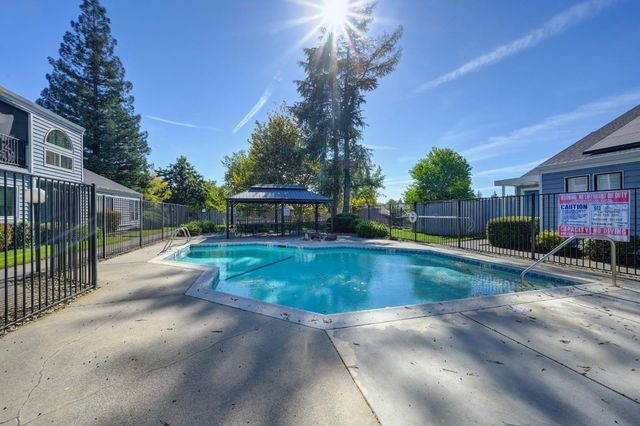 5943 Main Ave #D, Orangevale, CA 95662