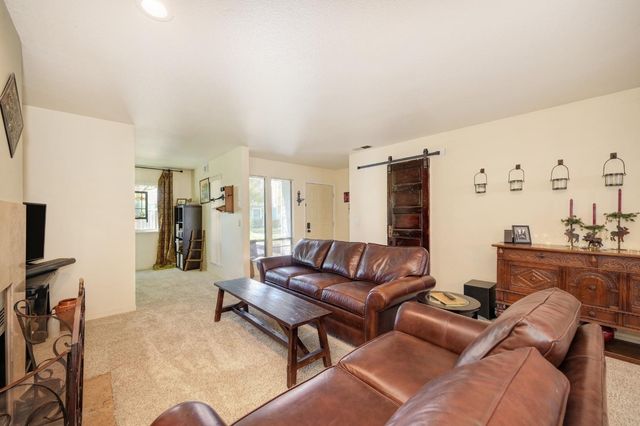 5943 Main Ave #D, Orangevale, CA 95662