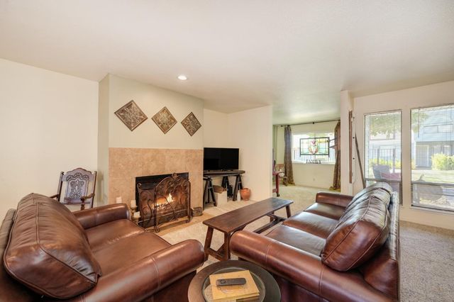 5943 Main Ave #D, Orangevale, CA 95662