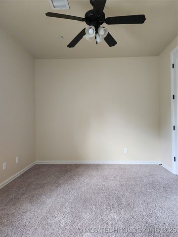 412 E B Street 412 B, Jenks, OK 74037