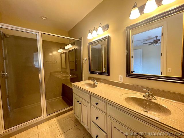 412 E B Street 412 B, Jenks, OK 74037